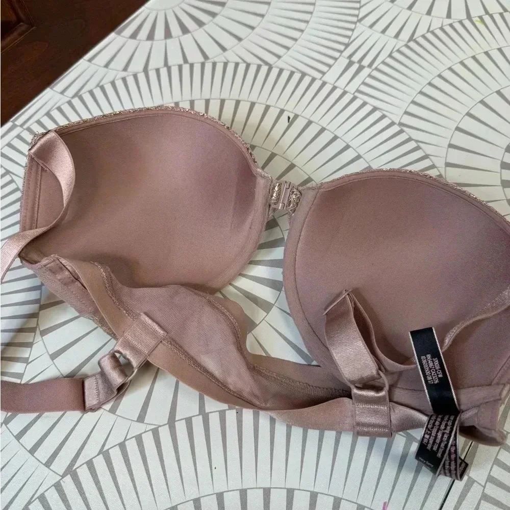 Victoria’s Secret Women’s Very Sexy Push Up Bra Size 34D Pink w/Gold Front Close